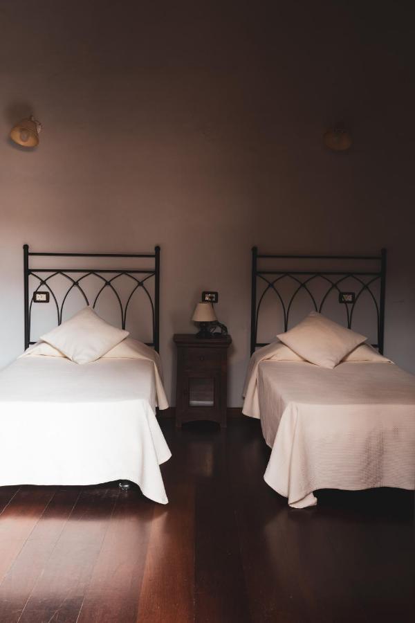 Casa Rural Los Madronos บาแญร์โมโซ ภายนอก รูปภาพ